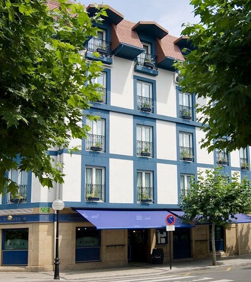 Apartamentos Jauregui Hondarribia Bagian luar foto