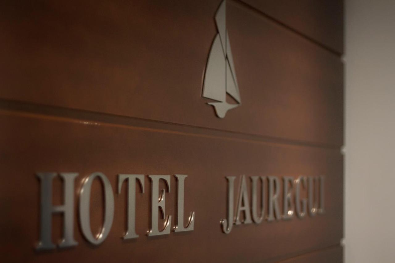 Apartamentos Jauregui Hondarribia Bagian luar foto